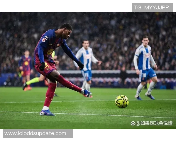 西甲经典对决巴萨以3-0战胜曼联创造历史冷门瞬间引发全场沸腾