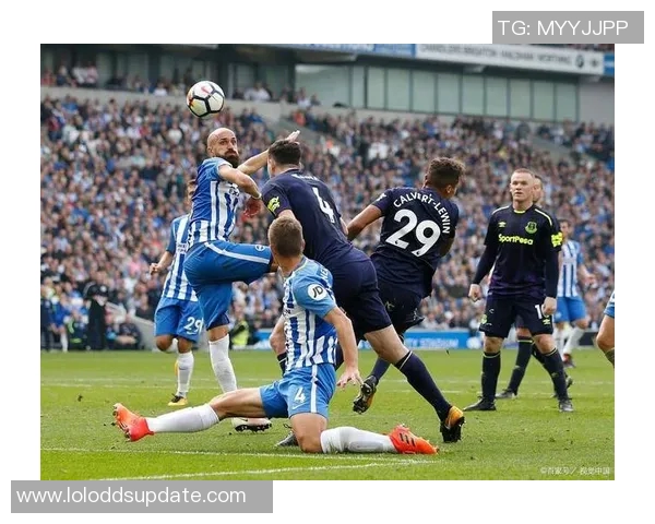 友谊赛激战成平局里昂与热刺点球大战引发全场热议