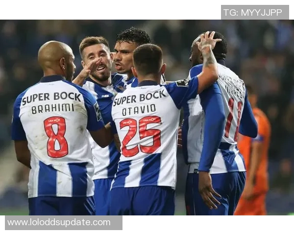 意甲激战波尔图逆转切尔西乌龙球成比赛转折点引爆全场热情 意甲激战波尔图逆转切尔西乌龙球成比赛转折点引爆全场热情