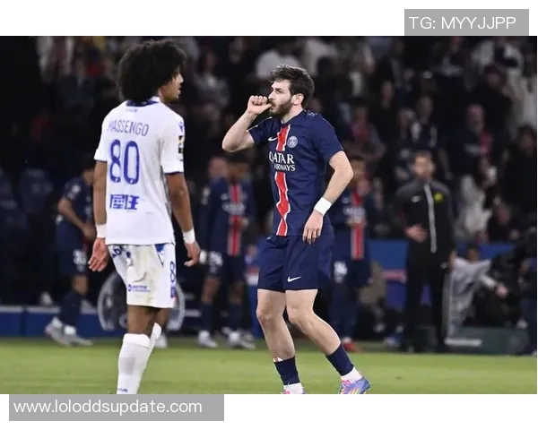 国王杯激战巴黎圣日耳曼凭乌龙球险胜本菲卡全场精彩集锦回顾 国王杯激战巴黎圣日耳曼凭乌龙球险胜本菲卡全场精彩集锦回顾