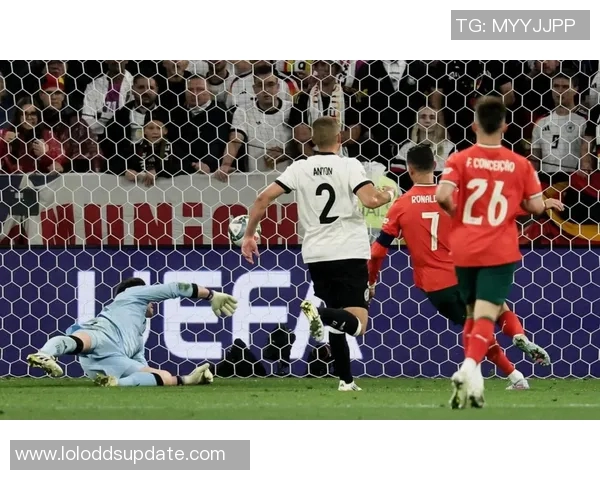 欧联杯激战：本菲卡点球大战险胜阿森纳全场沸腾的瞬间回顾