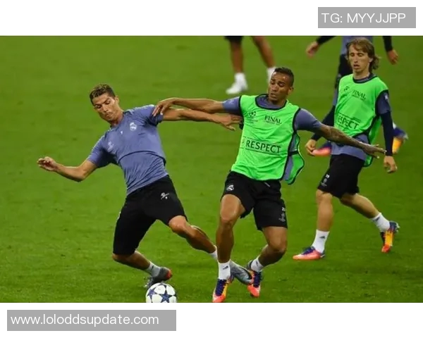 英超惊天逆转尤文图斯3-2皇马引发全场热议与数据分析 英超惊天逆转尤文图斯3-2皇马引发全场热议与数据分析