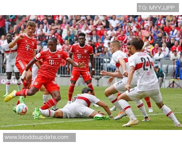 德甲焦点战拜仁大胜巴萨乌龙球成比赛转折点引发热议