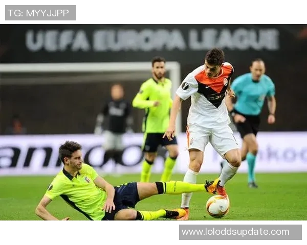 友谊赛精彩对决AC米兰与本菲卡战平后点球大战引发全场热烈反响